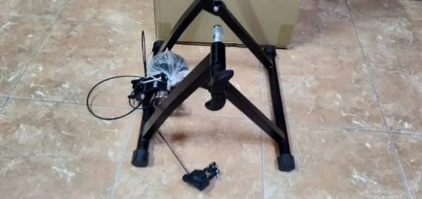 home-trainer-02 5 Speed Indoor Trainer