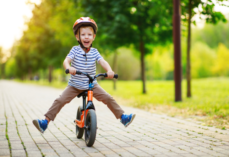 Photo Courtesy: https://www.kiddies-kingdom.com/blog/safety/everything-you-need-to-know-about-balance-bikes-for-all-ages/