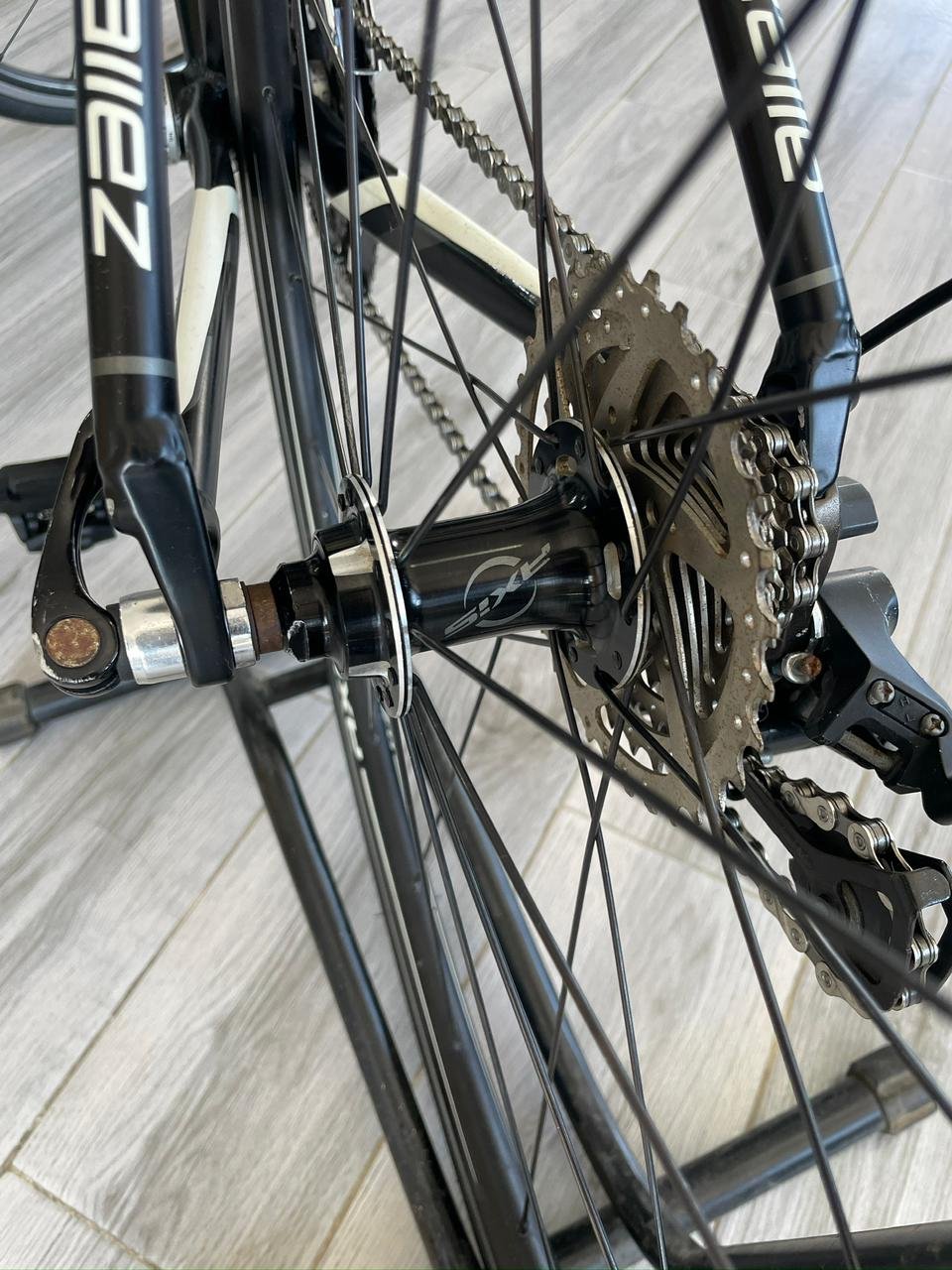 2015 Specialized Allez Sport-9