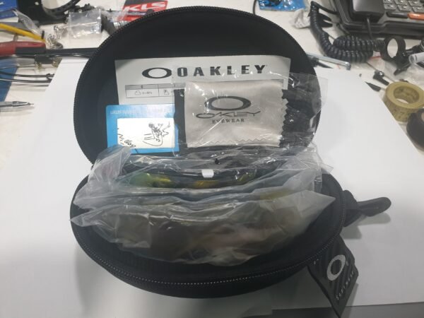 OAKLEY Jawbreakers Polarized Sports Goggles Polycarbonate lens with UV400 protection