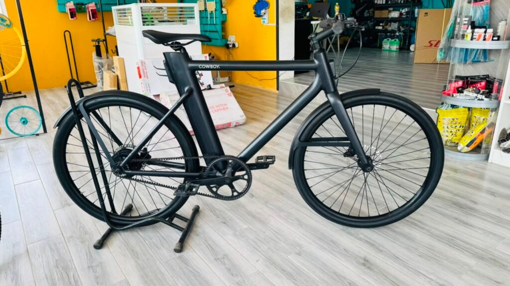 USED: Cowboy 3 Classic Urban E-Bike | Low Mileage (230km) | Matte Black